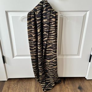Michael Kors super soft scarf, tiger print.